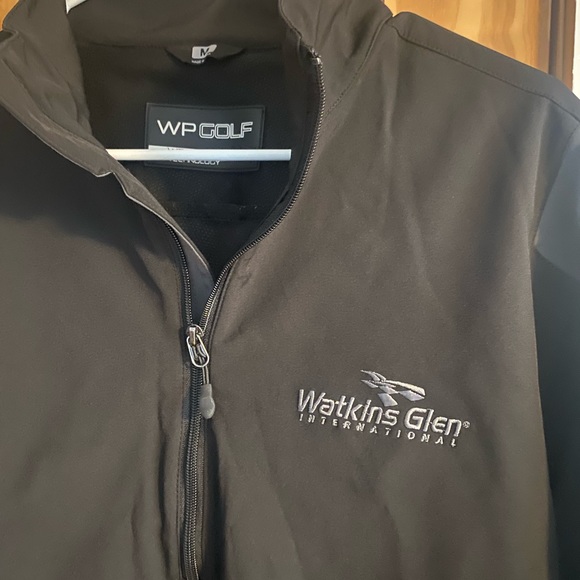 Weather proof jacket - Picture 2 of 2